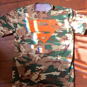 Men’s Under Armour camo compression shirt